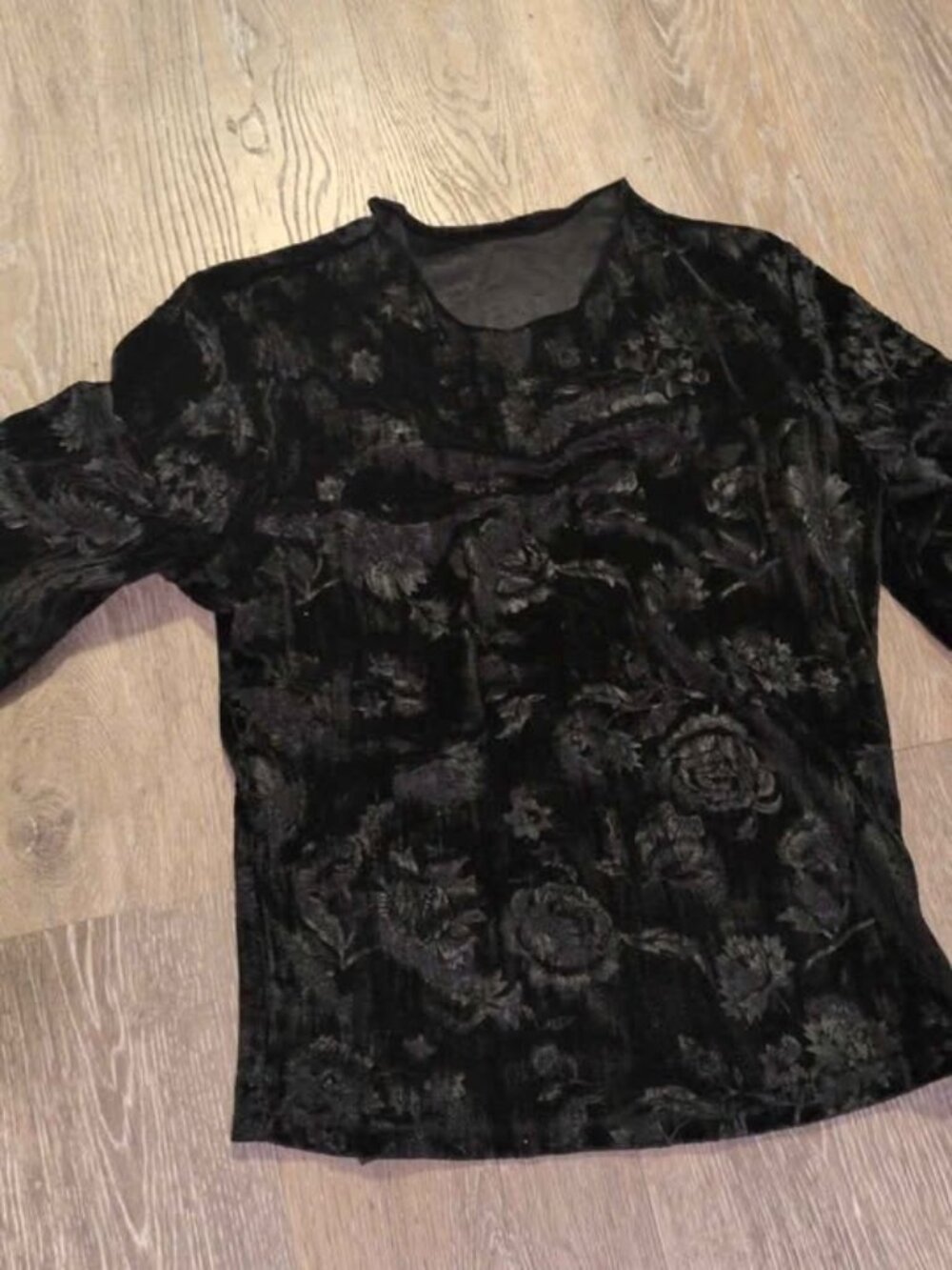 Disturbia Blossom Short Sleeve Top us 4 new